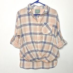 Skies Are Blue pink and blue plaid top size small